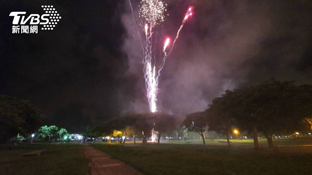 中秋連假深夜燃放煙火 南市府告發開罰