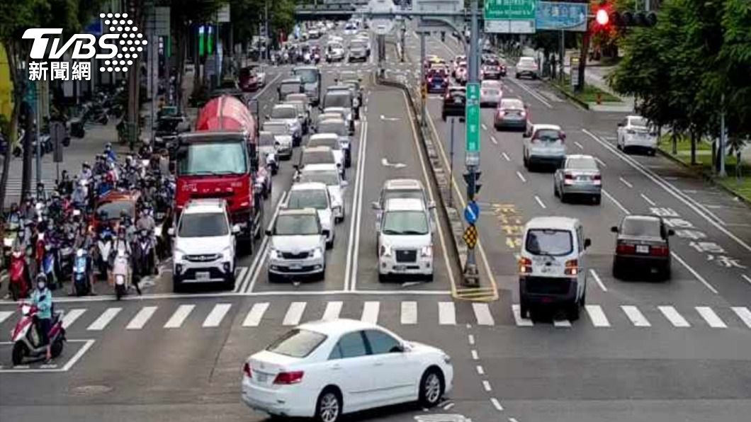 中秋連假湧返鄉潮 自駕回台南中午前逾11萬車次