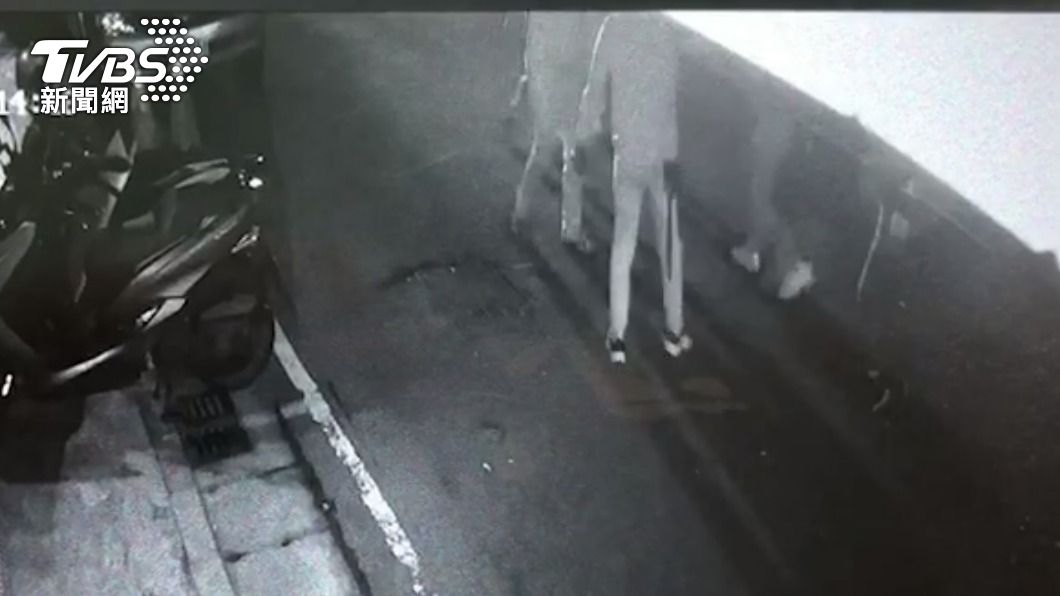 五峰旗砍人案外案!竹聯幫惡煞尋仇找嘸人 持刀捅無辜男