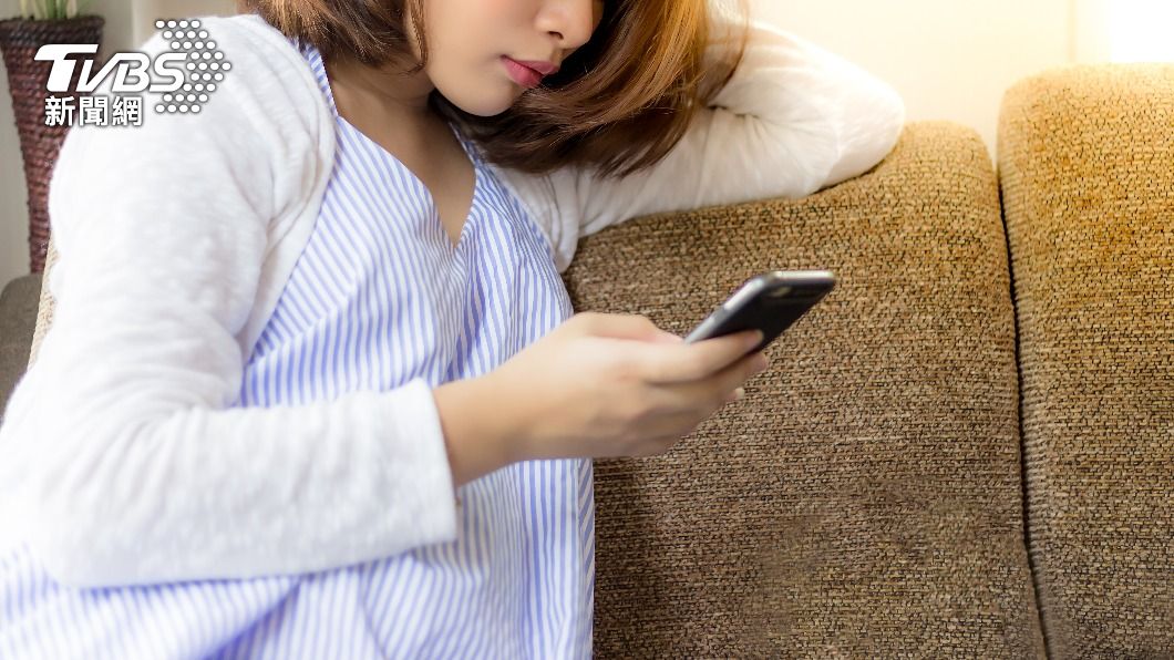 一名婦人涉嫌散佈假訊息,法官裁定不罰。(示意圖/shutterstock達志影像)
