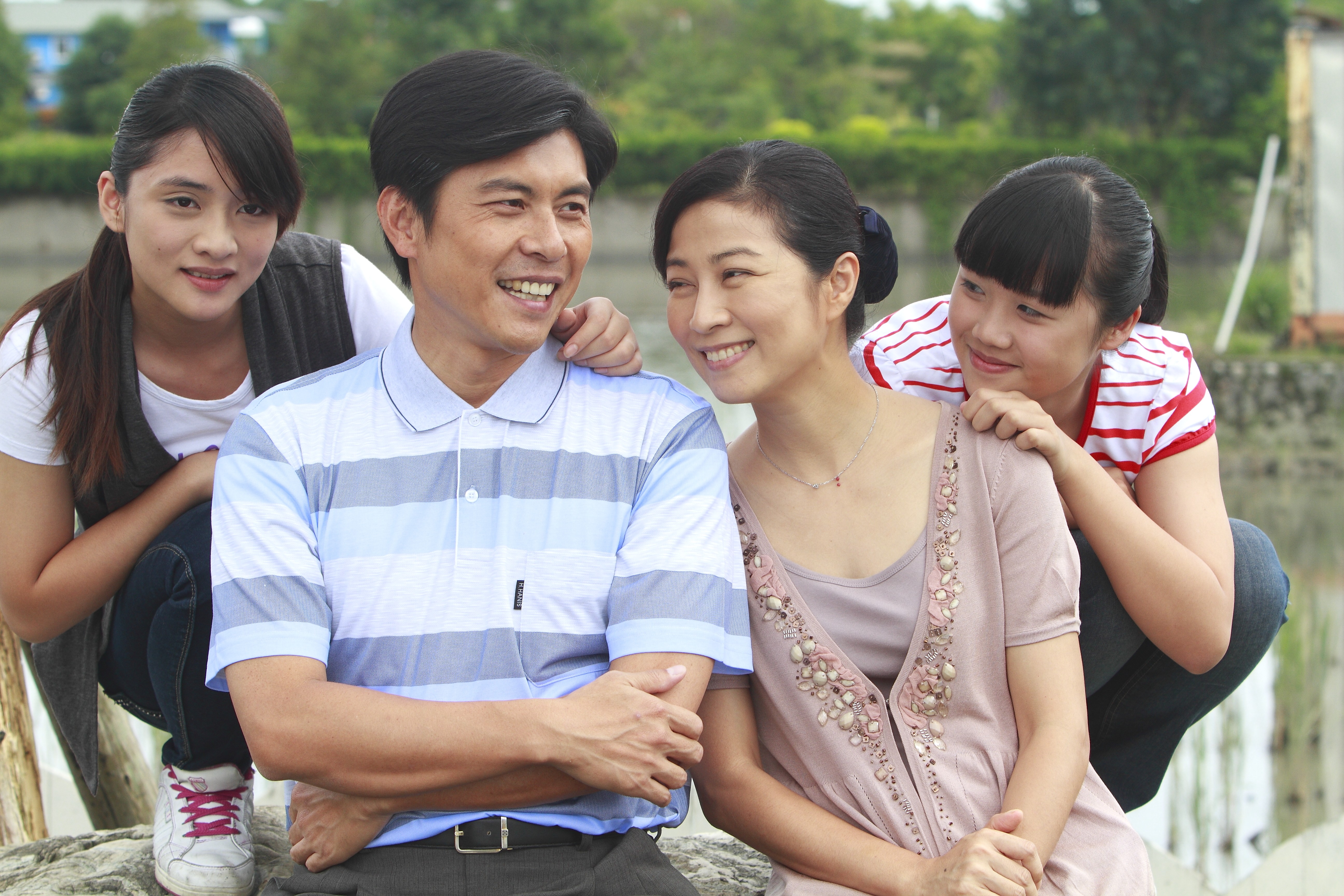 《雨露》由方文琳、蘇炳憲領銜主演。(圖/大愛電視提供)