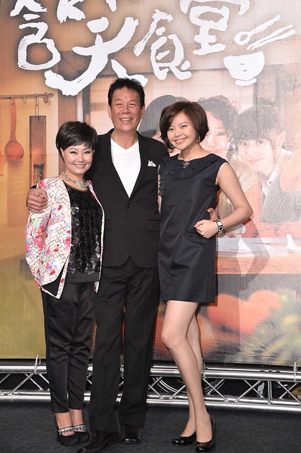 呂雪鳳、龍劭華在《含笑食堂》飾演夫妻。(圖/三立提供)