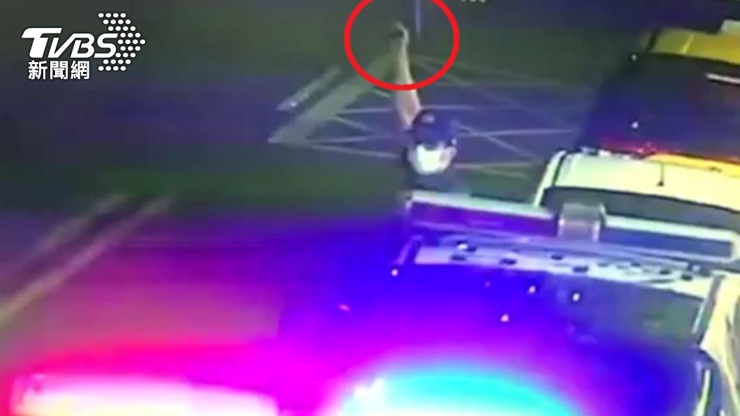 不滿愛車被A傷!好友為維修費反目 談判砸車警開6槍