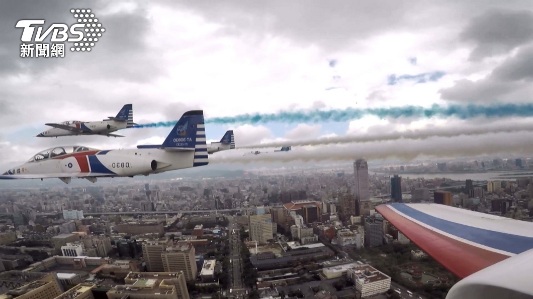 空軍取消2022元旦戰機衝場 竟是因為共機頻擾台