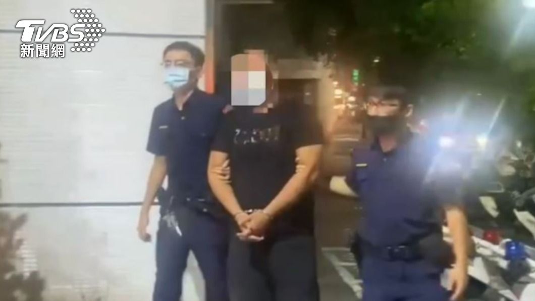 黃姓股東遭警方逮捕。（圖／TVBS）