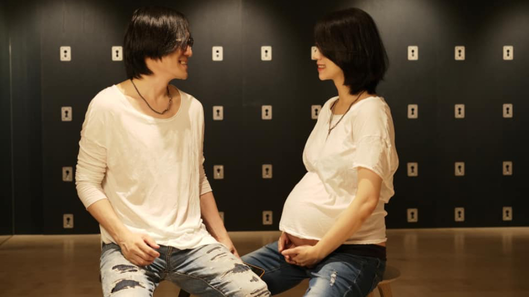 恭喜!五月天怪獸升格當爸 曬愛女萌照:最幸福的樣子