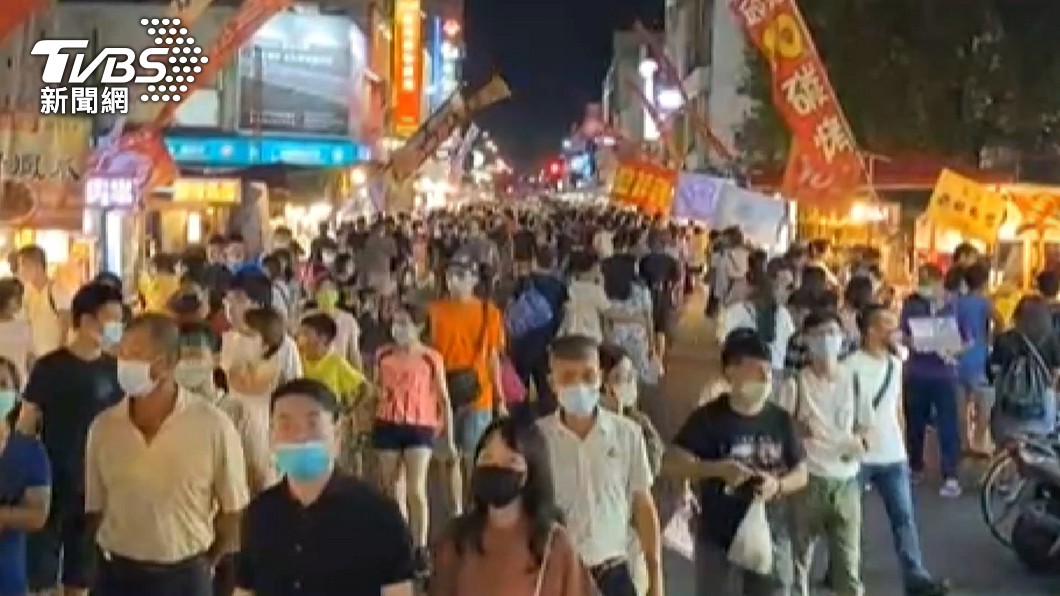 連假人潮衝擊疫情?指揮中心曝觀察期:還在二級警戒