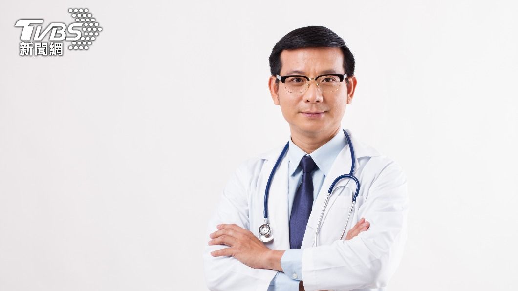 有許多網友認為「醫生」這個職業受人尊敬。（圖／shutterstock達志影像）