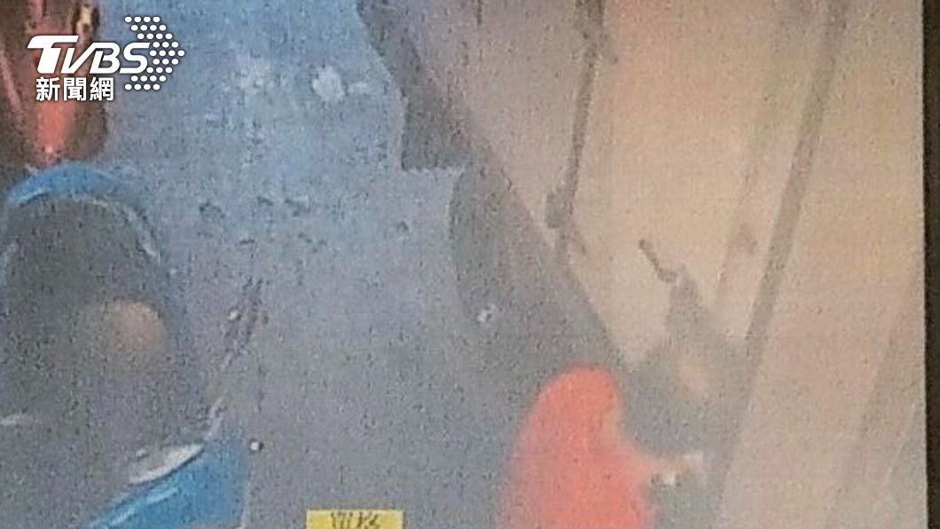 獨／你擋到出入口！貨車司機不滿同行　竟將他反鎖冷藏櫃