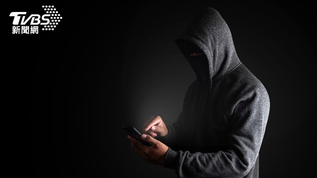 越來越多詐騙犯專挑年長者下手。(示意圖/shutterstock 達志影像)