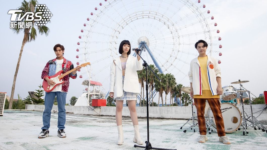 「告五人」夯曲〈愛在夏天〉被喻為暑假主題曲。(圖/相信音樂提供)