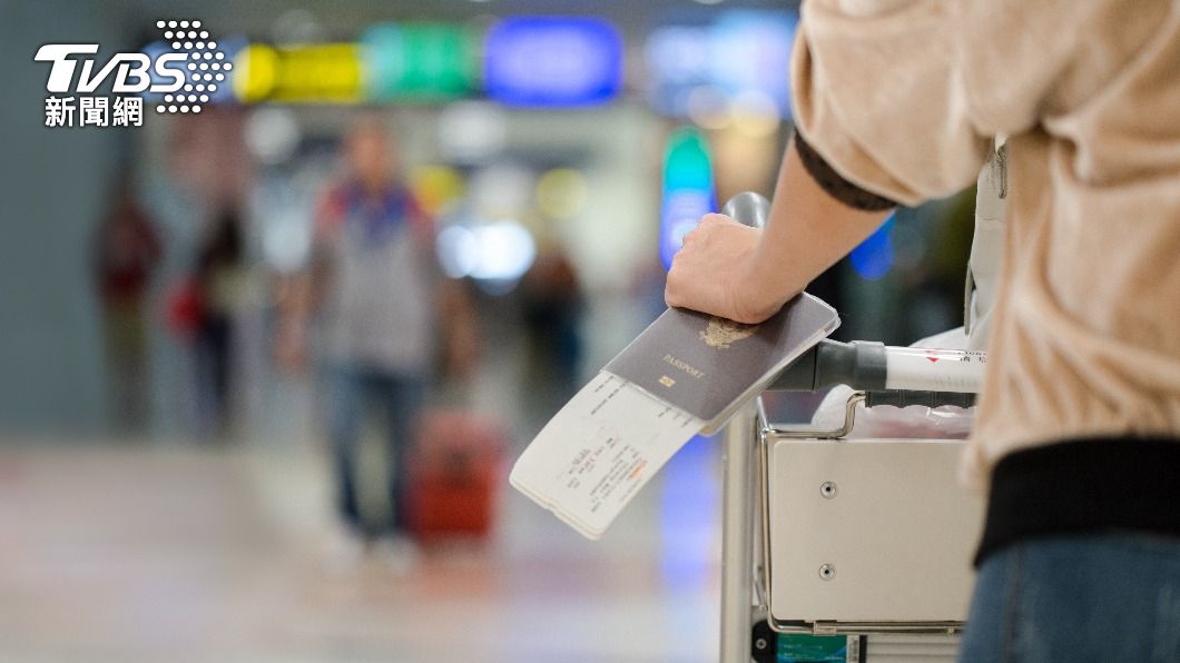 美國宣布11月起外籍成年旅客若要入境美國必須持有完全疫苗接種證明。(示意圖/shutterstock達志影像)