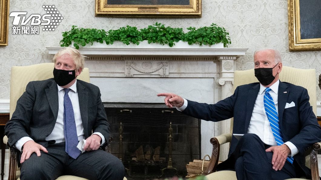 英國首相強生此次訪美參加聯合國大會,也同步造訪白宮會見拜登。(圖/AP)