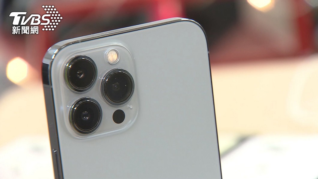 網友很推iPhone 13。(圖/TVBS)