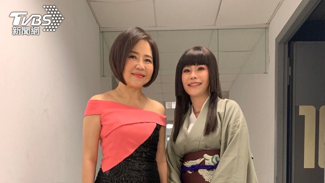 于美人、詹雅雯帶領主持人、評審對戰。(圖/三立提供)