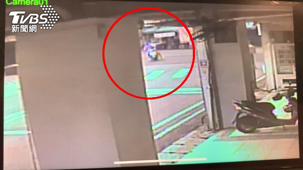 撞路邊4機車逃！男遭逮辯「吃安眠藥闖禍」