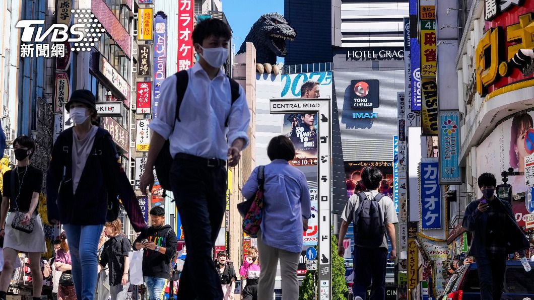 日本一名上班族勿信快篩結果,最後導致全家都確診。(示意圖,非當事人/AP)