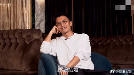 謝霆鋒鬆口表示目前沒有結婚想法。(圖/翻攝自微博)