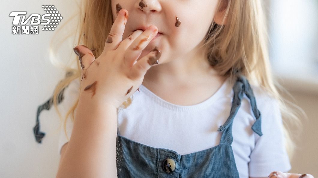 偷吃媽媽「這款巧克力」差點沒命!2歲女童竟橫紋肌溶解