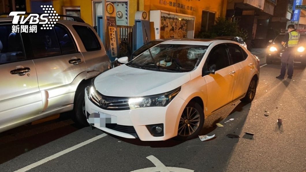 棄車逃命!男路上突遭2惡煞攔下狂砸 竟不追究也不提告