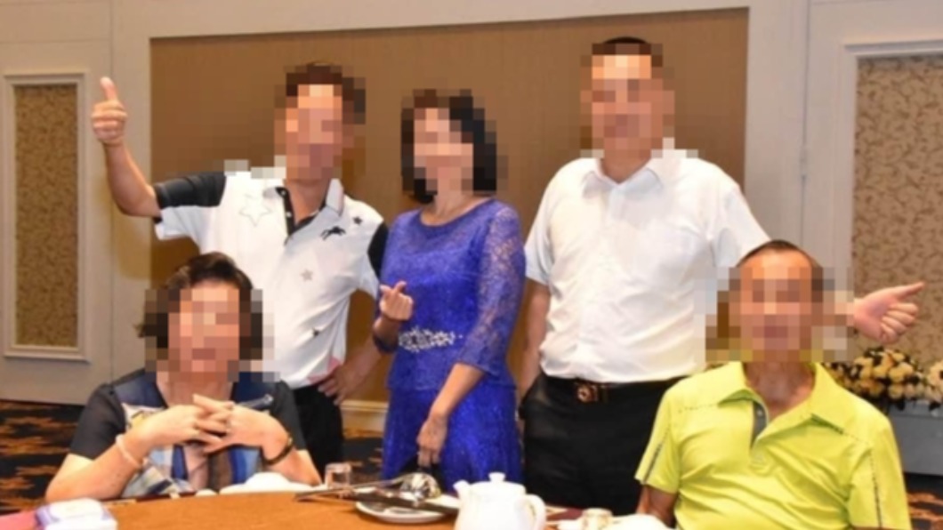 新竹獅子會再爆「無罩」群聚 沒隔板又勾肩合影