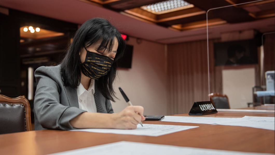 上萬學生學習歷程檔案遺失 王婉諭:一個手滑就沒了?