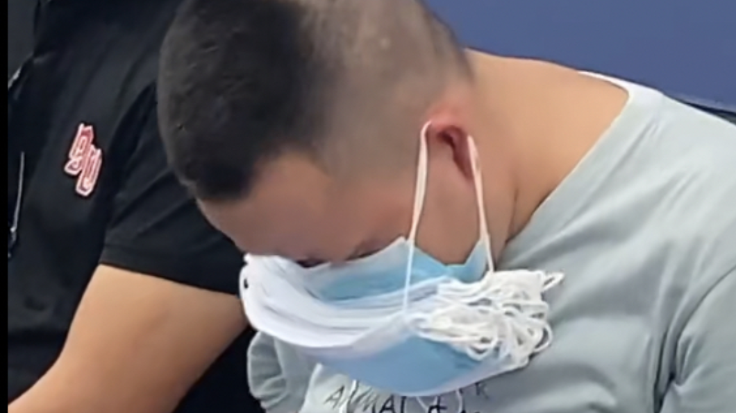 男「浮誇戴口罩」 網笑到並軌:把病毒累死在半路