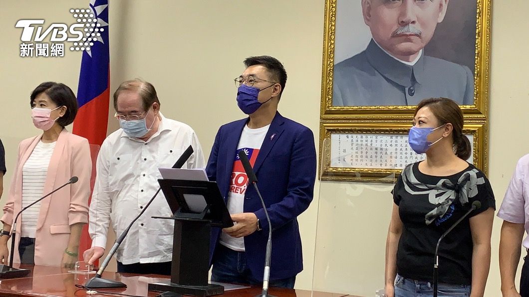 江啟臣宣布連任失利即刻總辭 已電賀朱立倫當選主席