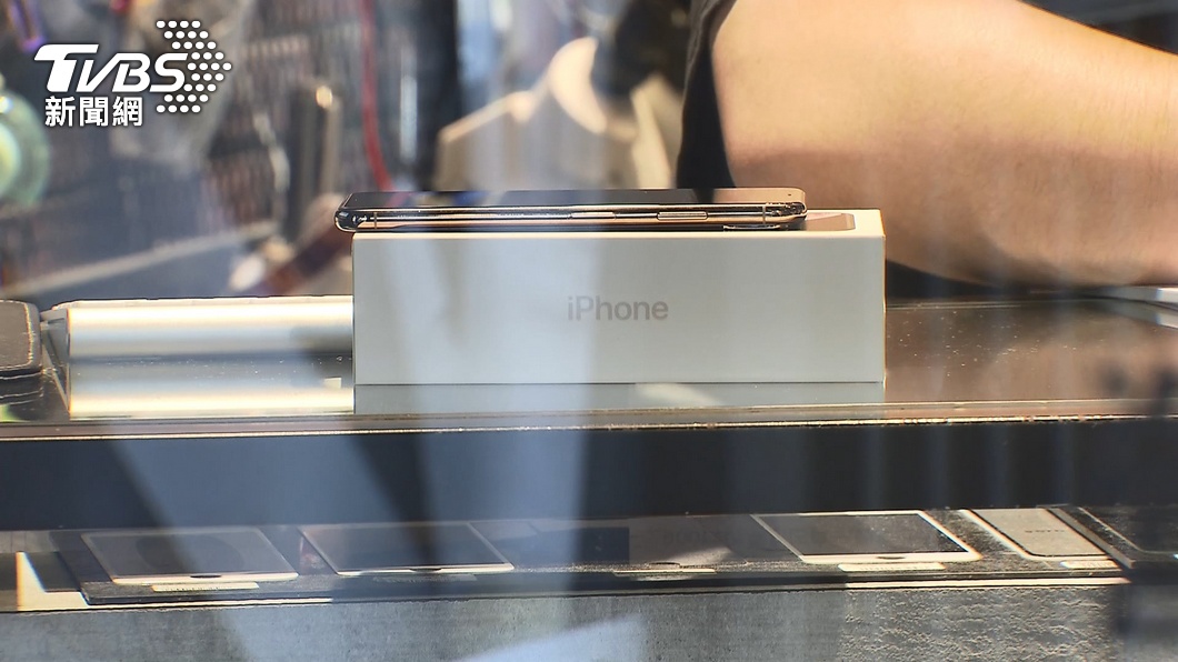 iPhone13降價。(圖/TVBS)