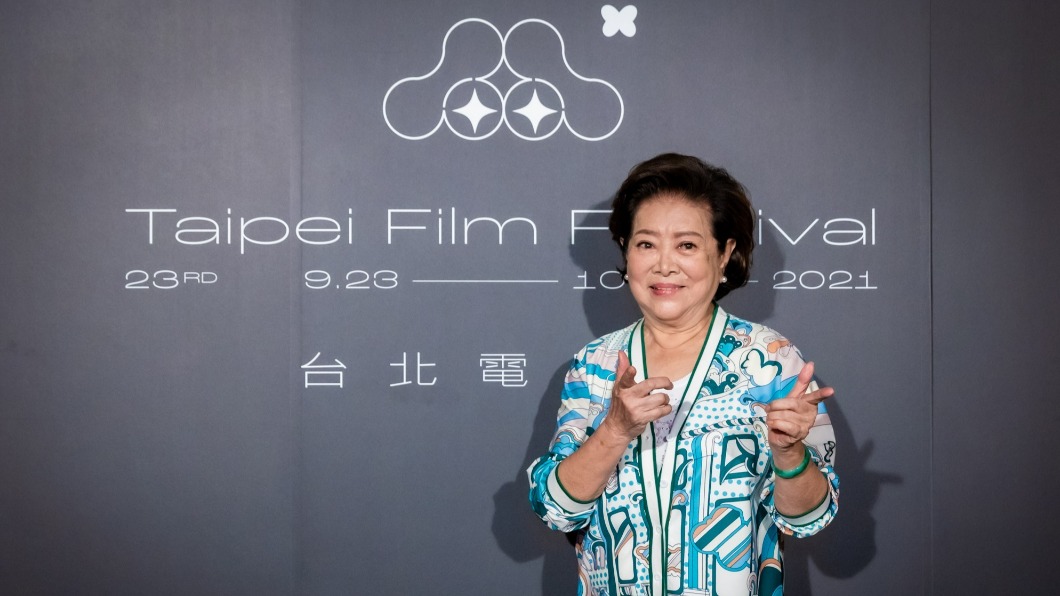 陳淑芳狂催導演拍新作 江常輝颱風天修屋「吐了1條河」