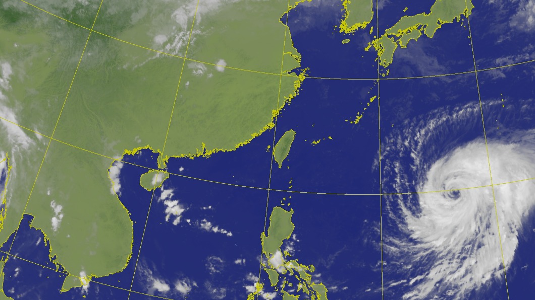 台灣上空目前僅有北海岸、宜蘭地區雲量較多。(圖/氣象局)