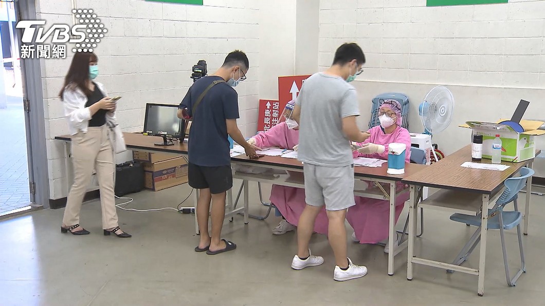 台灣開始讓民眾接種BNT疫苗。(示意圖/TVBS資料畫面、與新聞無關)