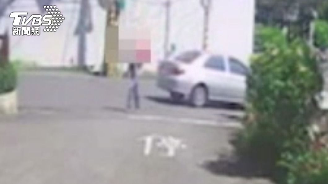 小偷有共犯幫忙開車接應。(圖/TVBS)