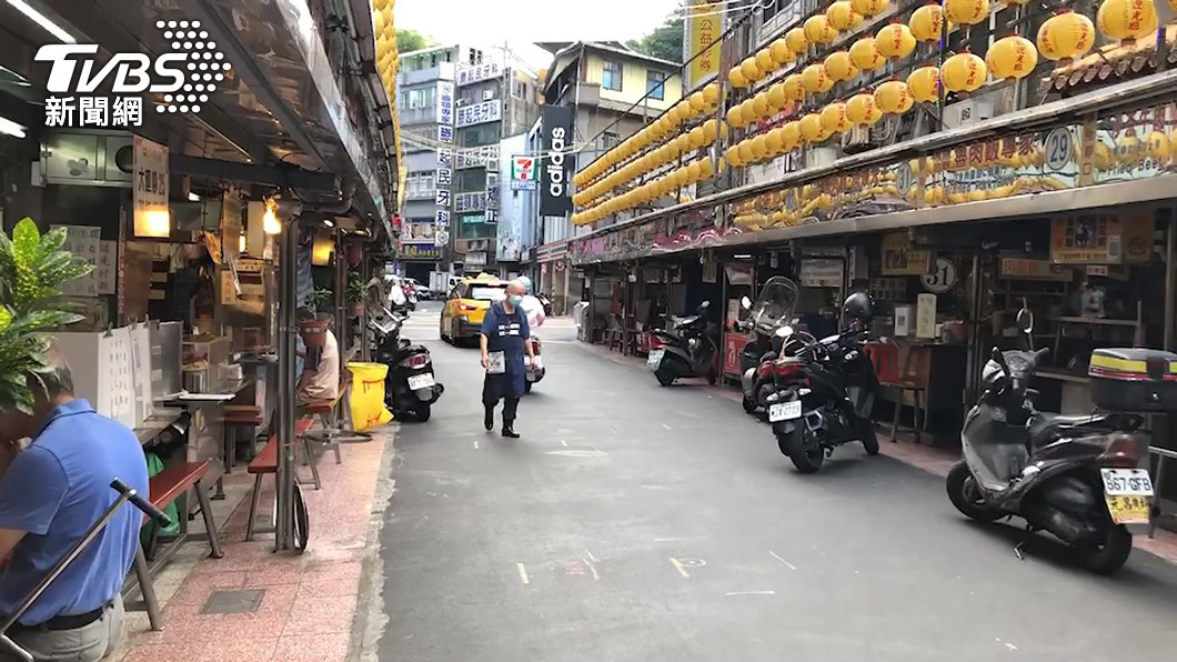 好消息!基隆防疫鬆綁 攤商10月起不強制「戴面罩」