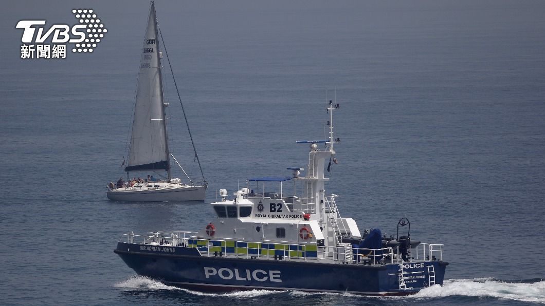 西班牙海巡闖直布羅陀海峽抓走私犯 疑與英海軍擦撞