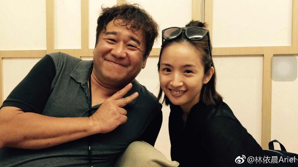 林依晨和瞿友寧導演合作過《惡作劇之吻》。(圖/翻攝自林依晨微博)