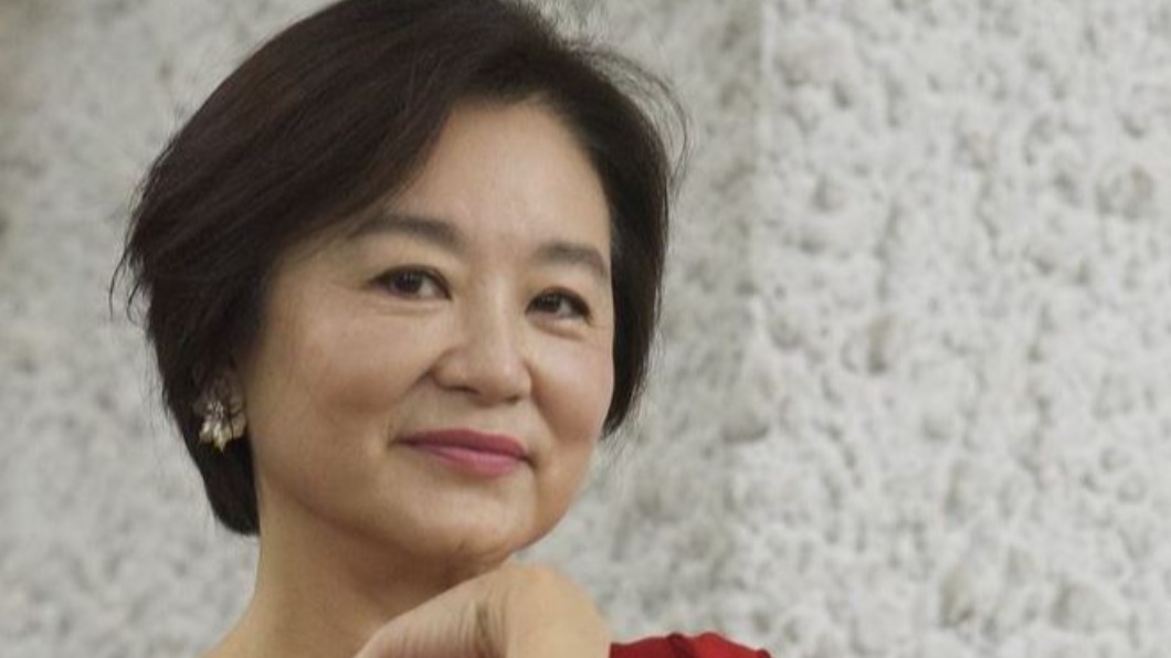 昔遭爆割雙眼皮、隆鼻！林青霞怒回整形疑雲：常用手捏鼻