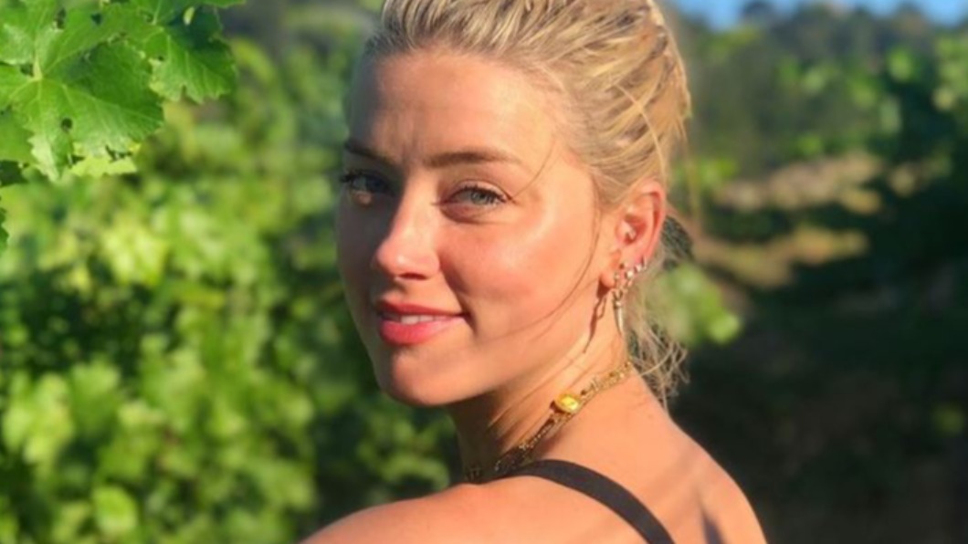 與Talulah Riley離婚後,Elon Musk緊接著與女星Amber Heard陷入熱戀。(圖/翻攝自amberheard IG)
