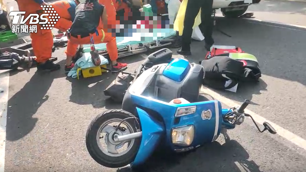 女騎士被捲入巴士車底慘死。(圖/TVBS)