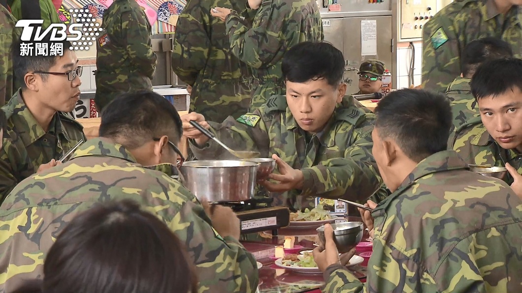 軍中最討厭吃哪種水果? 過來人全指它:湯流滿桌還被罵
