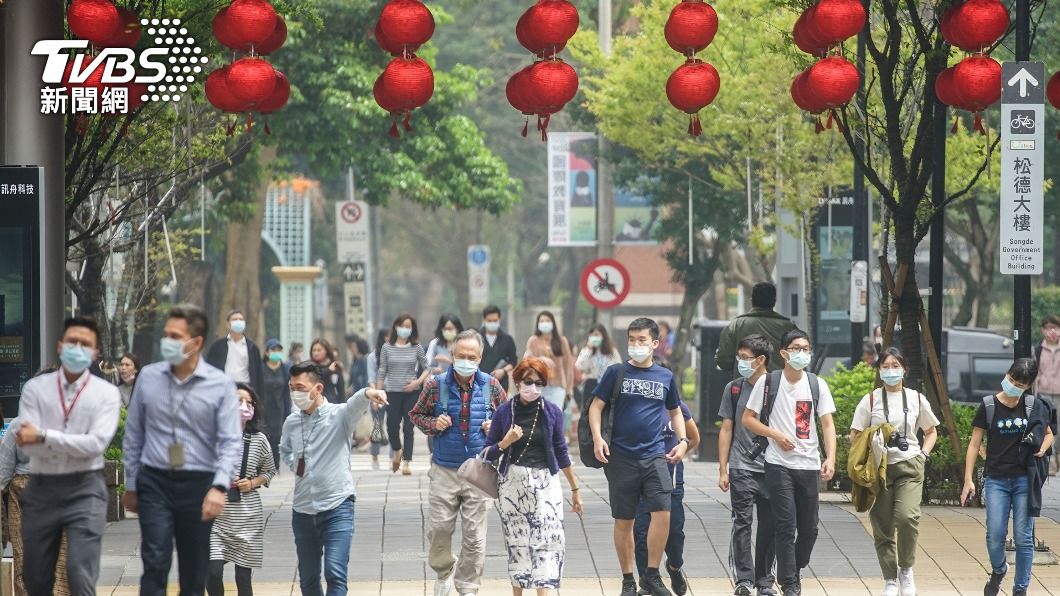 109年受僱員工淨退出2.1萬人次 金融海嘯以來首見