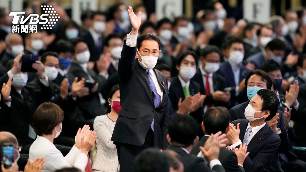 岸田文雄自詡是擅長聽取意見的人。(圖/AP)