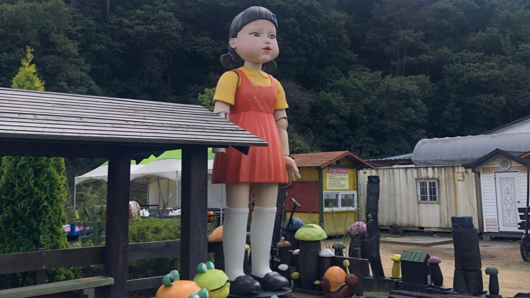 娃娃真實存在於南韓鄉村中(圖/翻攝@gudgotogudgo Instagram)