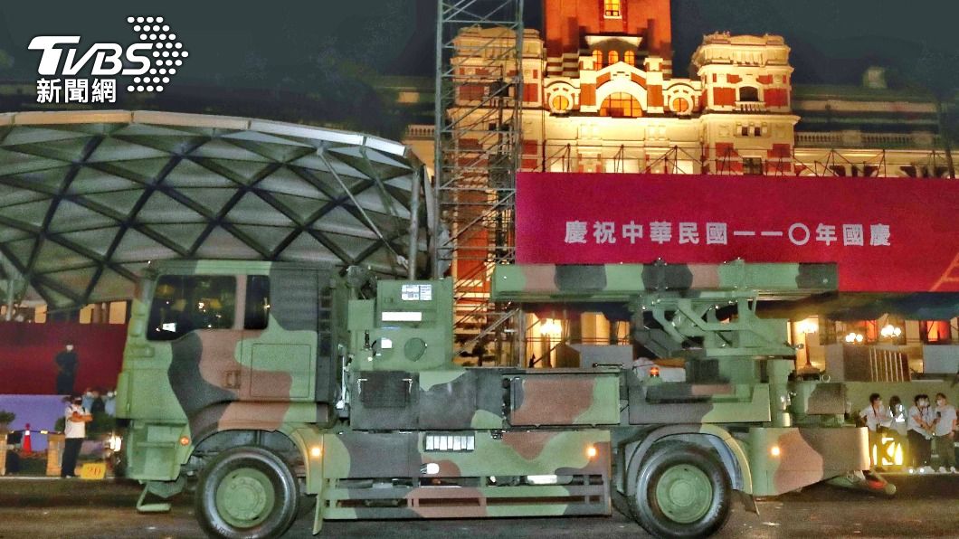 170輛國軍地面兵力凌晨預演　陸射劍二飛彈車首亮相