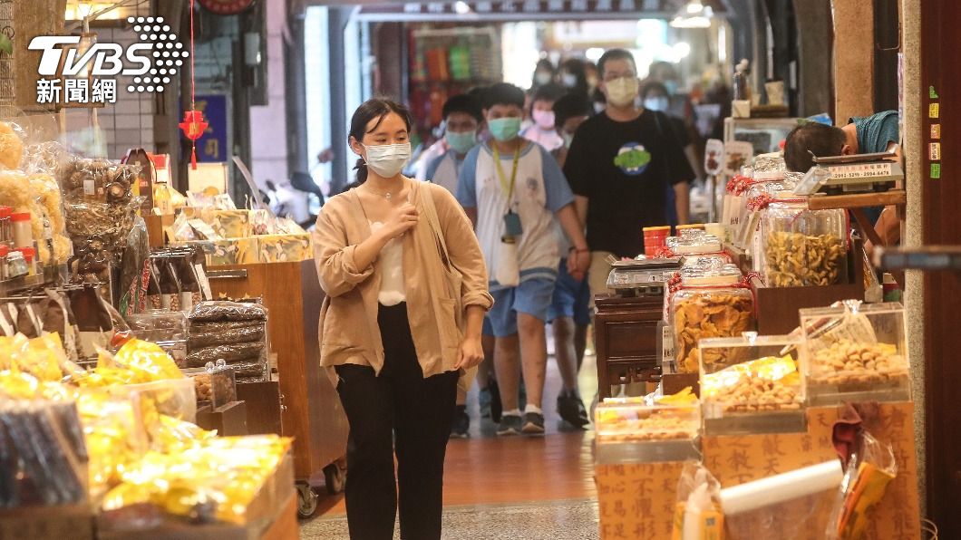 楊金龍綁定數位五倍券 估計最快第4季見振興效益