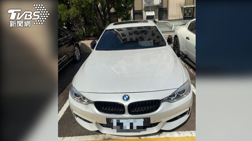 警方查扣電腦、手機、BMW廠牌自小客車等相關贓證物。(圖/警方提供)