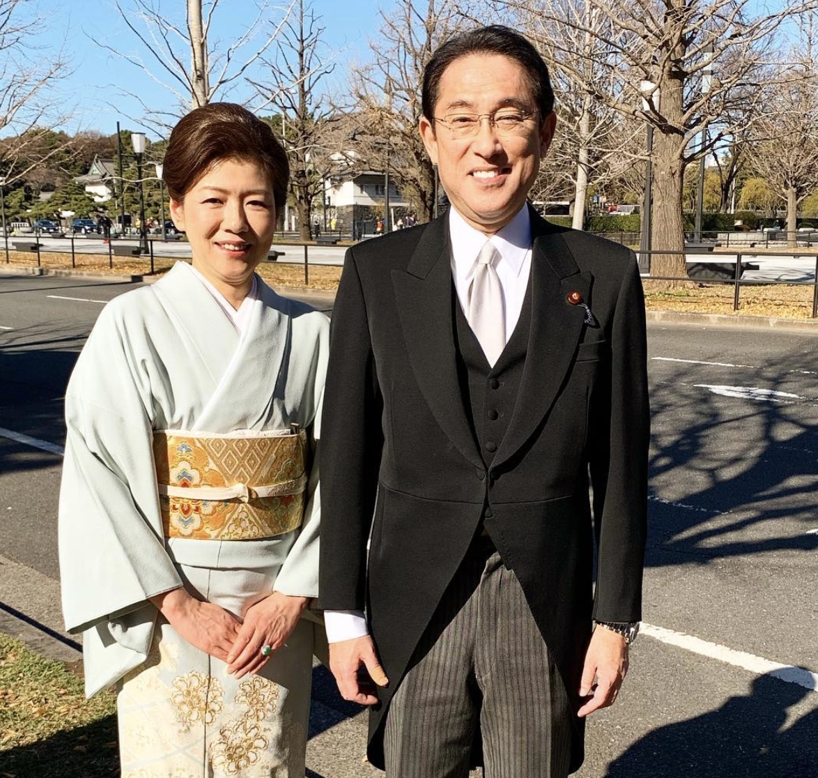 岸田與妻子感情相當好。(圖/翻攝自fumio_kishida IG)