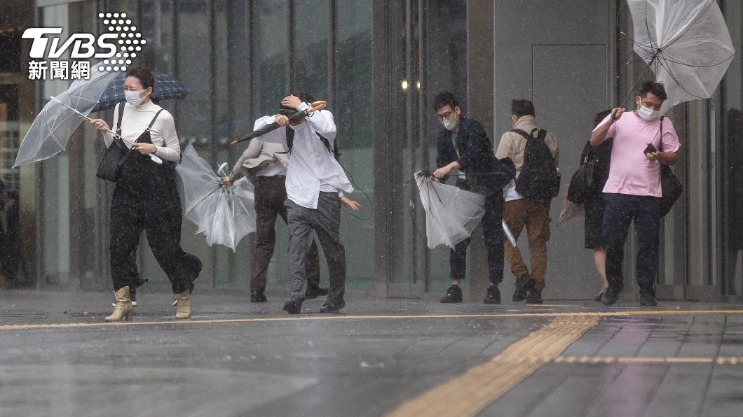 颱風蒲公英逼近日本伊豆群島 關東地區嚴防風雨