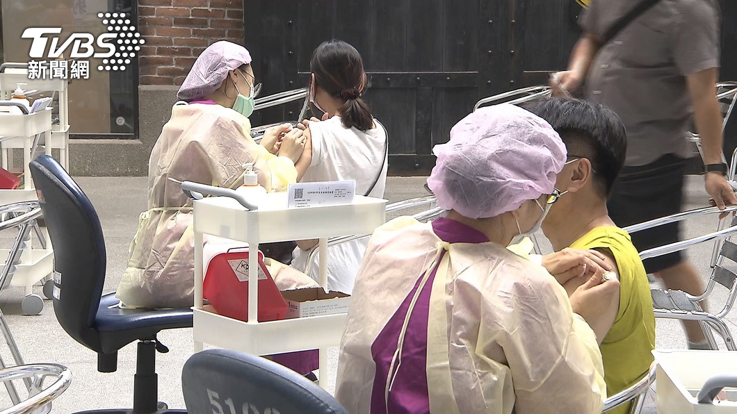 台灣也已開打輝瑞BNT疫苗。(圖/TVBS資料畫面)