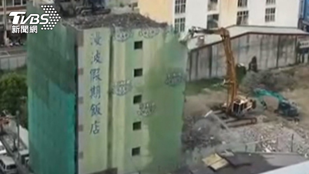 拆除作業是由後往前。(圖/TVBS)
